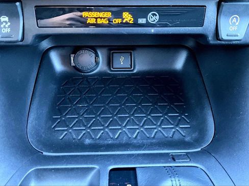 Used 2022 Toyota RAV4 XLE image 16