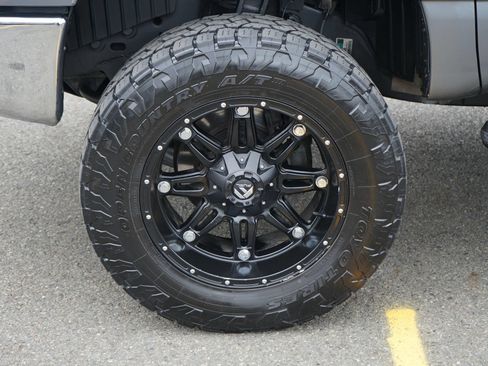 Used 2017 Nissan Titan SV AWD/4WD image 10