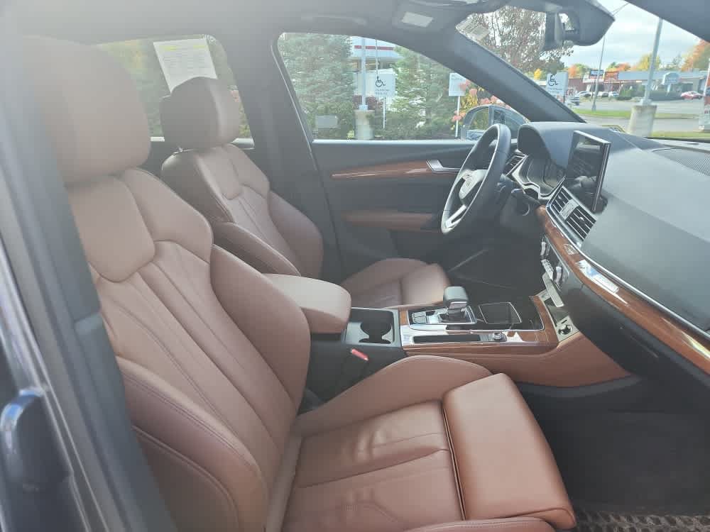 Used 2024 Audi Q5 e Premium Plus w/ Premium Plus Package AWD/4WD image 23