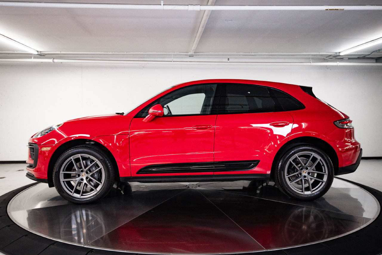 Certified 2026 Porsche Macan AWD/4WD image 2
