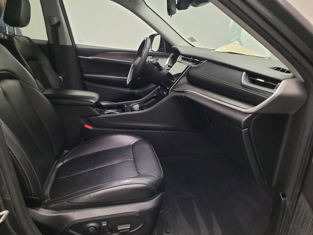 Used 2023 Jeep Grand Cherokee Limited AWD/4WD image 21