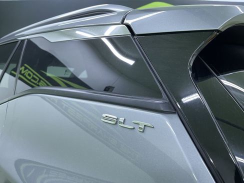 Used 2024 GMC Terrain SLT image 15