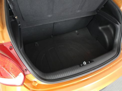 Used 2016 Hyundai Veloster Turbo FWD image 35