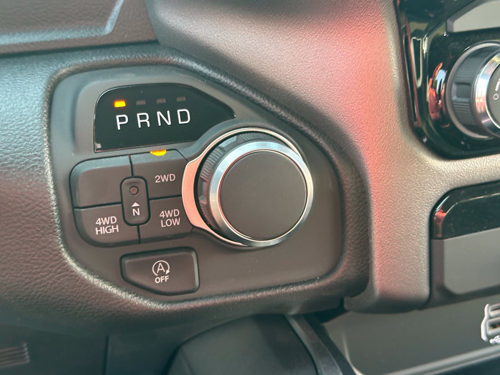 New 2026 RAM 1500 Express AWD/4WD image 32