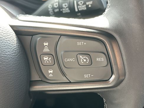 Used 2025 Jeep Wrangler Unlimited Rubicon AWD/4WD image 26