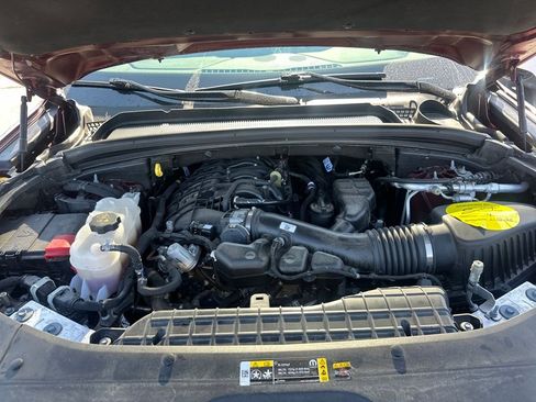 Used 2023 Jeep Grand Cherokee Altitude image 41