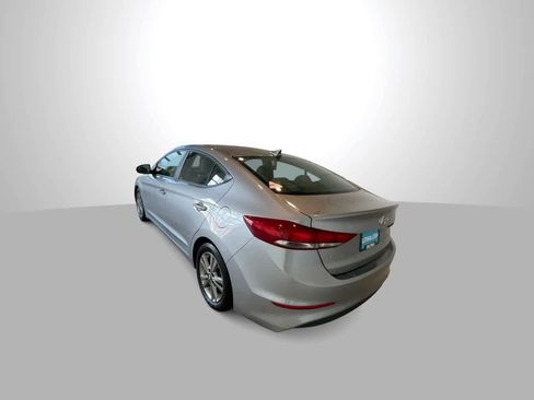 Used 2017 Hyundai Elantra SE image 6