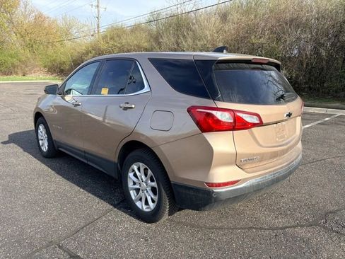 Used 2019 Chevrolet Equinox LT image 3