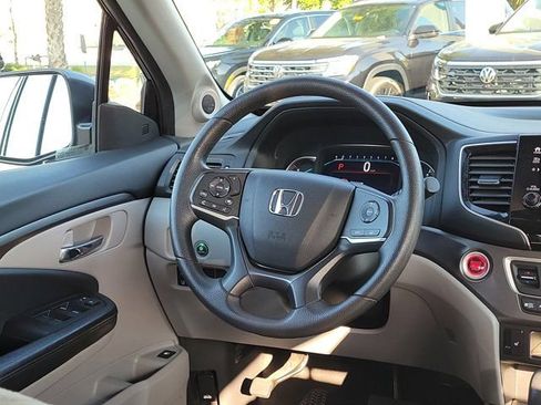 Used 2019 Honda Pilot EX image 3