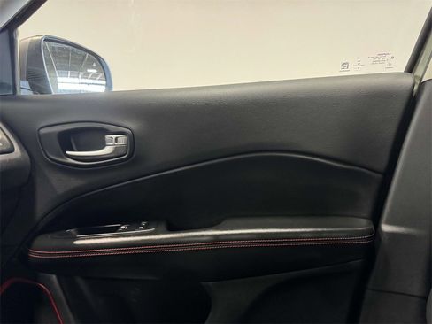 Used 2021 Jeep Compass Trailhawk image 29