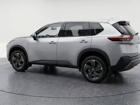 Used 2025 Nissan Rogue SV AWD/4WD image 6