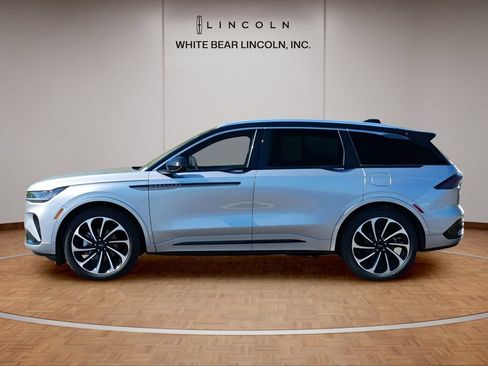 Certified 2025 Lincoln Nautilus Black Label AWD/4WD image 8