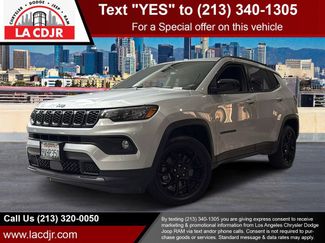 Used 2025 Jeep Compass Latitude w/ Altitude Special Edition video 1