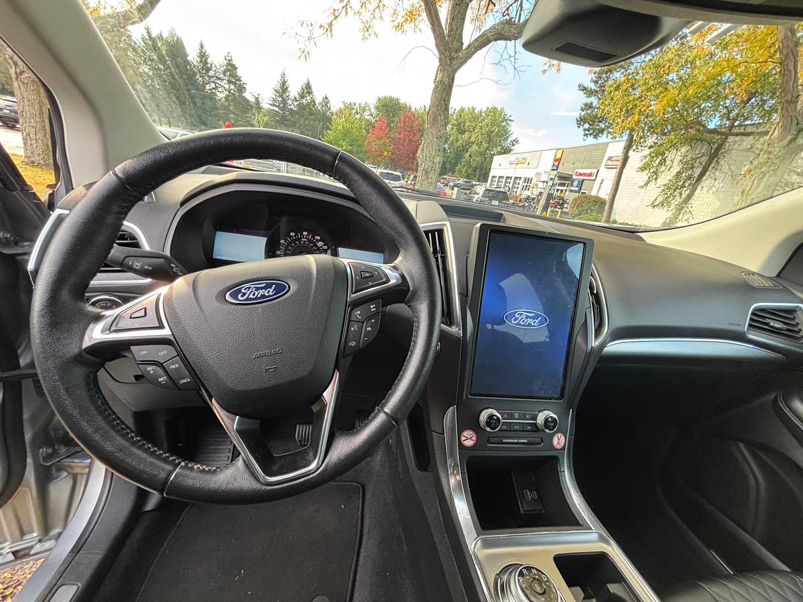 Used 2024 Ford Edge Titanium AWD/4WD image 5
