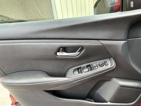Used 2025 Nissan Sentra SV FWD image 13