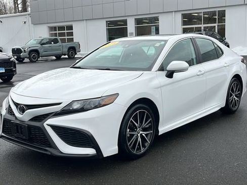 Certified 2023 Toyota Camry SE w/ Cold Weather Package image 3