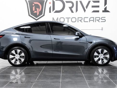 Used 2023 Tesla Model Y Long Range AWD/4WD image 7