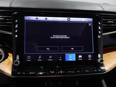 Used 2022 Jeep Grand Wagoneer Series III AWD/4WD image 27