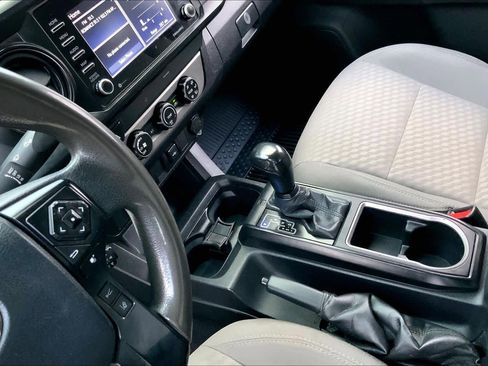 Used 2020 Toyota Tacoma SR image 16