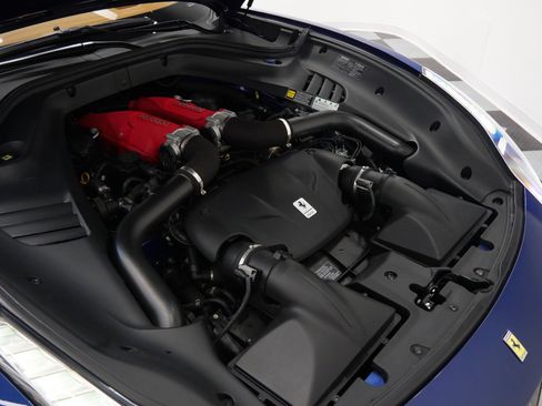 Used 2017 Ferrari California T RWD image 54