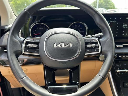 Used 2024 Kia Carnival EX FWD image 21
