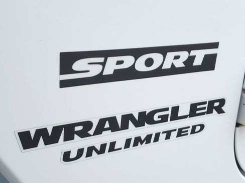 Used 2017 Jeep Wrangler Unlimited Sport w/ Connectivity Group image 9