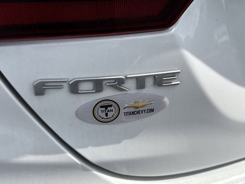 Used 2023 Kia Forte GT-Line w/ GT-Line Premium Package FWD image 13
