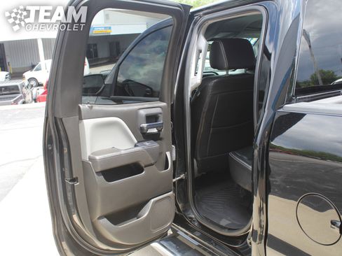 Used 2018 Chevrolet Silverado 1500 Custom w/ Custom Convenience Package AWD/4WD image 19
