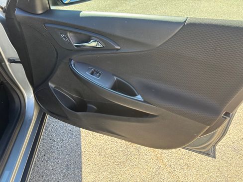 Used 2025 Chevrolet Malibu LT image 14