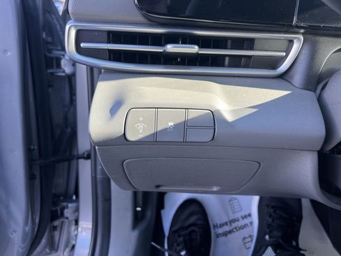 Used 2024 Hyundai Elantra SEL image 28