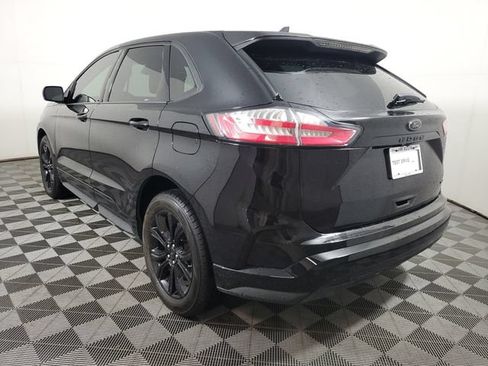 Used 2022 Ford Edge SE w/ Black Appearance Package AWD/4WD image 3