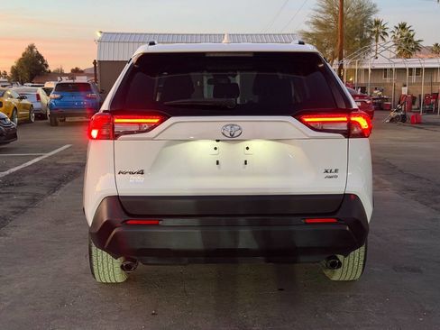 Used 2024 Toyota RAV4 XLE w/ Convenience Package image 9