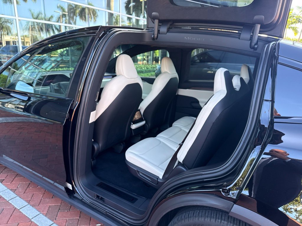 Used 2022 Tesla Model X AWD/4WD image 6