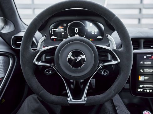 Used 2023 McLaren Artura RWD image 51
