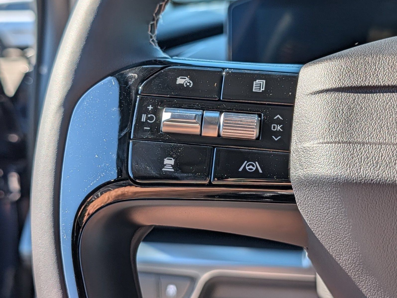New 2027 Kia Carnival LX FWD image 33