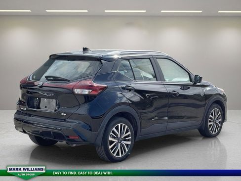 Used 2023 Nissan Kicks SV image 7
