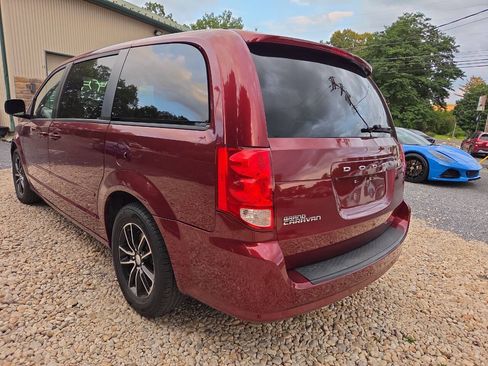 Used 2017 Dodge Grand Caravan SE FWD image 5
