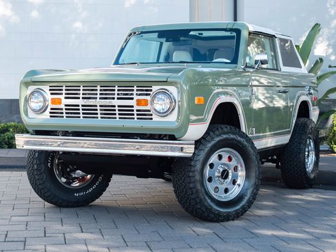 Used 2025 Ford Bronco Badlands AWD/4WD image 55