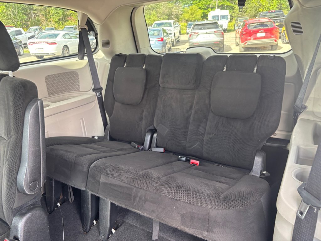 Used 2016 Dodge Grand Caravan SXT FWD image 30
