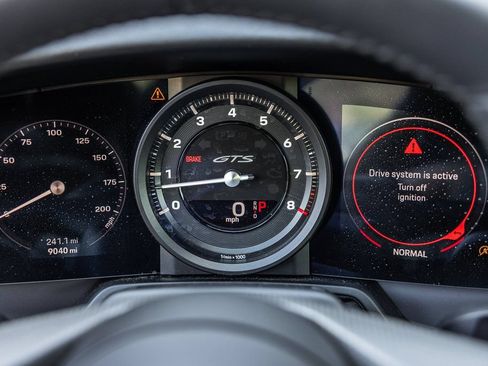 Certified 2024 Porsche 911 Carrera GTS RWD image 17