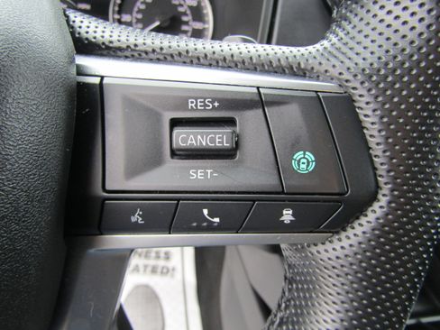 Used 2023 Mitsubishi Outlander SE image 17