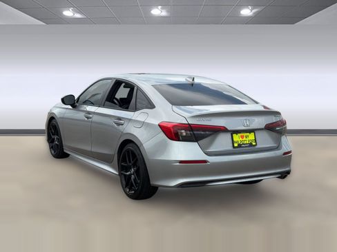 Used 2025 Honda Civic Sport image 3