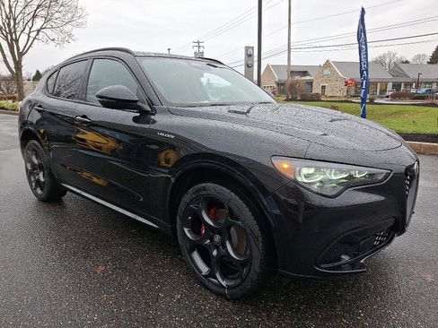 New 2025 Alfa Romeo Stelvio Sprint AWD/4WD image 2
