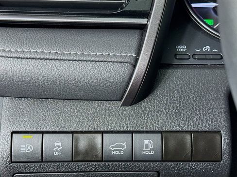 Used 2023 Toyota Camry SE image 14