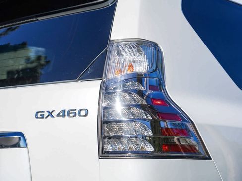 Used 2021 Lexus GX 460 Premium w/ Premium Plus Package AWD/4WD image 7