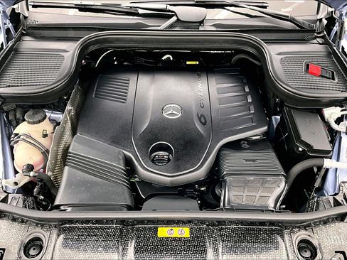 Used 2026 Mercedes-Benz GLS 450 4MATIC image 9