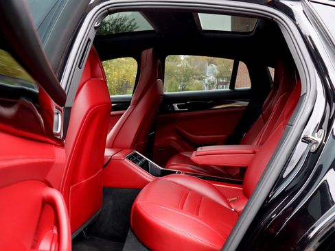 Used 2018 Porsche Panamera w/ Premium Package Plus image 14