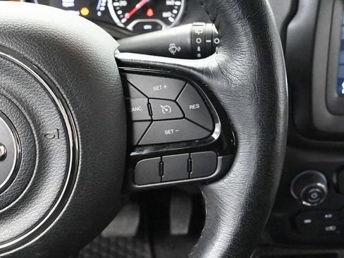 Used 2020 Jeep Renegade Altitude FWD image 28