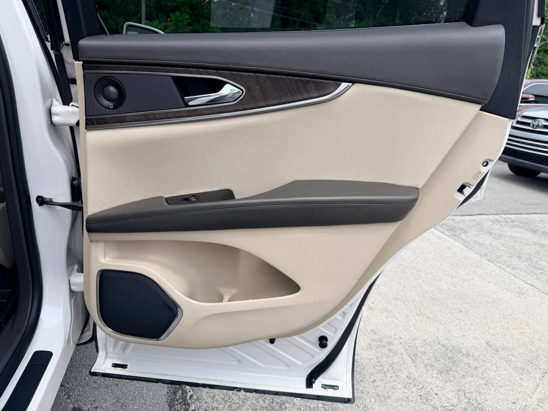 Used 2019 Lincoln Nautilus Reserve FWD image 24