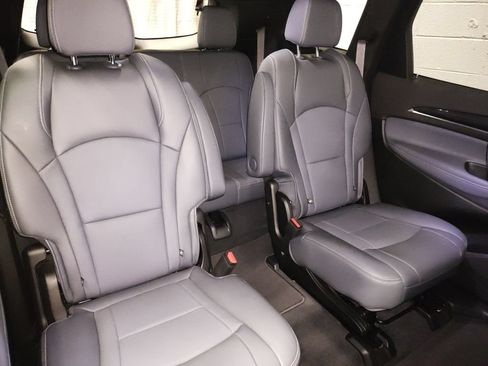 Used 2024 Buick Enclave Essence FWD image 10